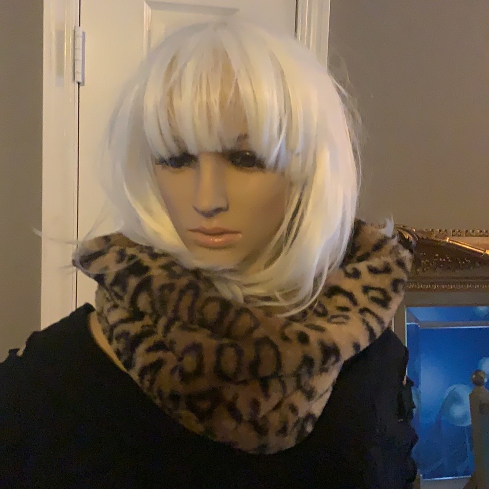 FABULOUS FASHION NECK WARMER
